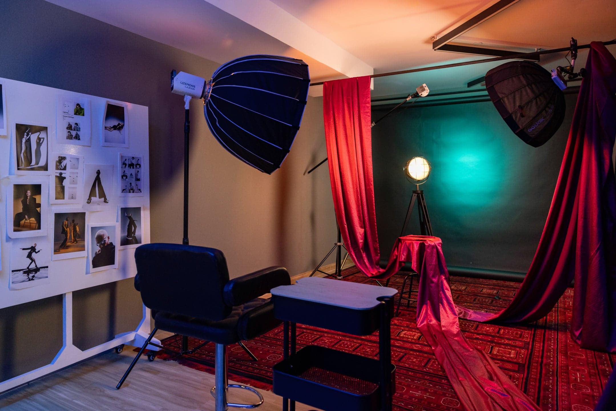 استديو ب hover