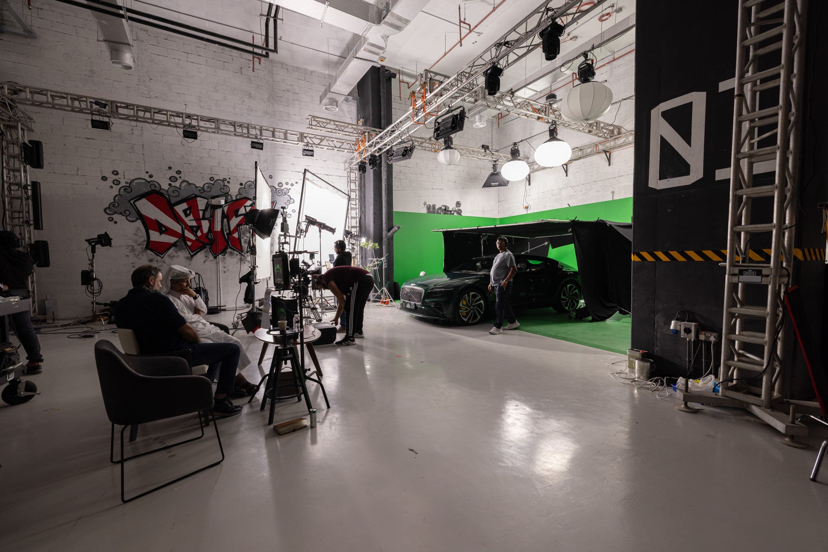 استديو و hover