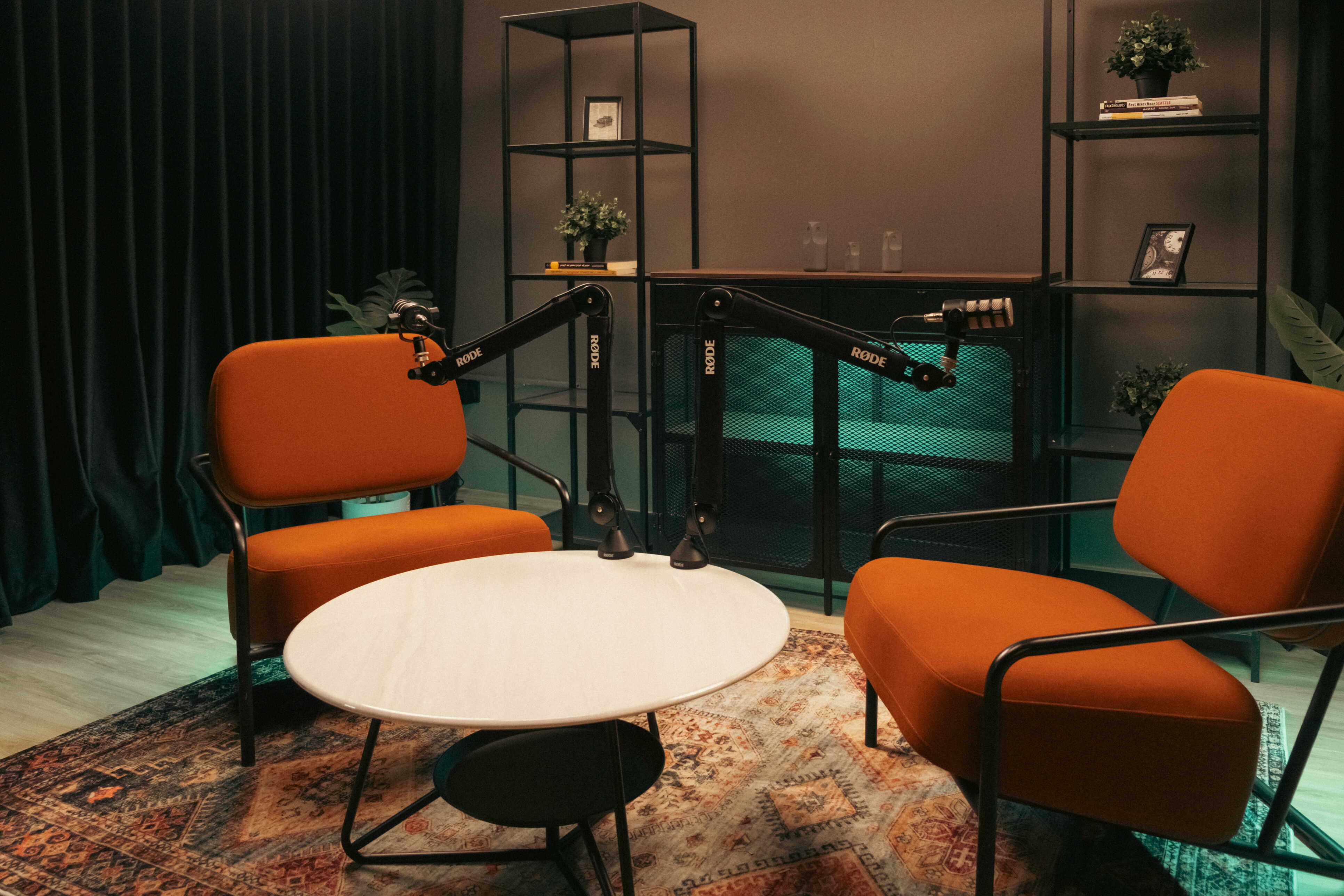 استديو هـ hover